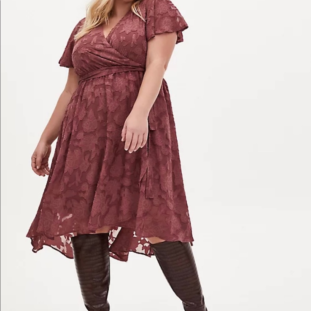 Torrid Rose Pink Floral Burnout Jacquard Wrap Dress EUC